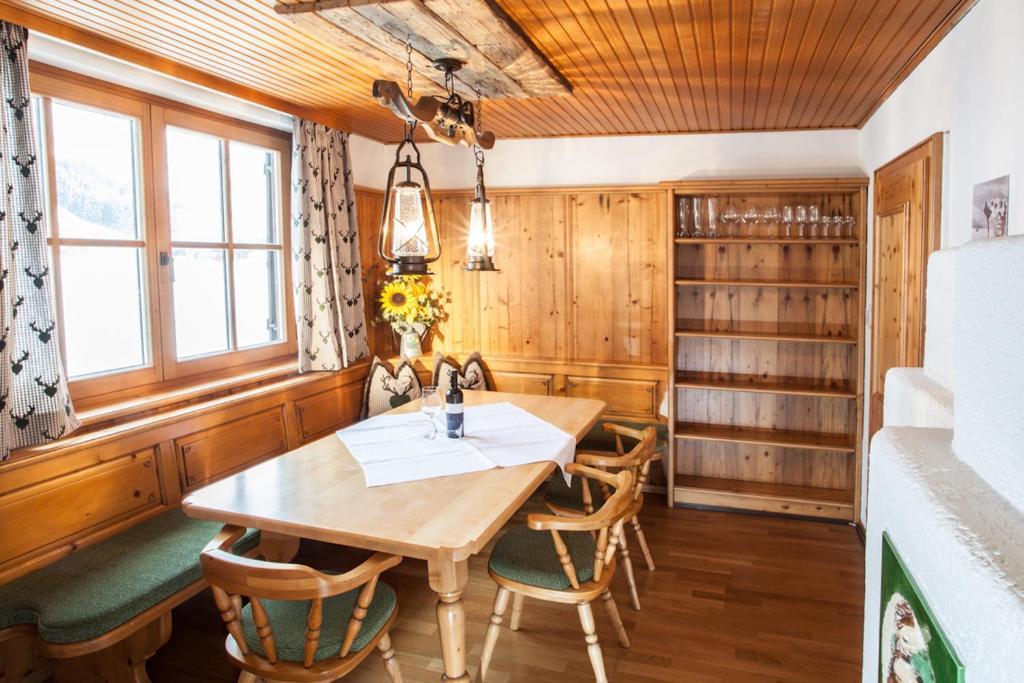 Chalet Appartement Alpenherz Saalbach-Hinterglemm Habitación foto
