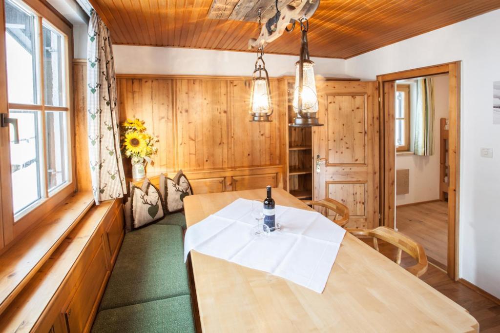 Chalet Appartement Alpenherz Saalbach-Hinterglemm Habitación foto